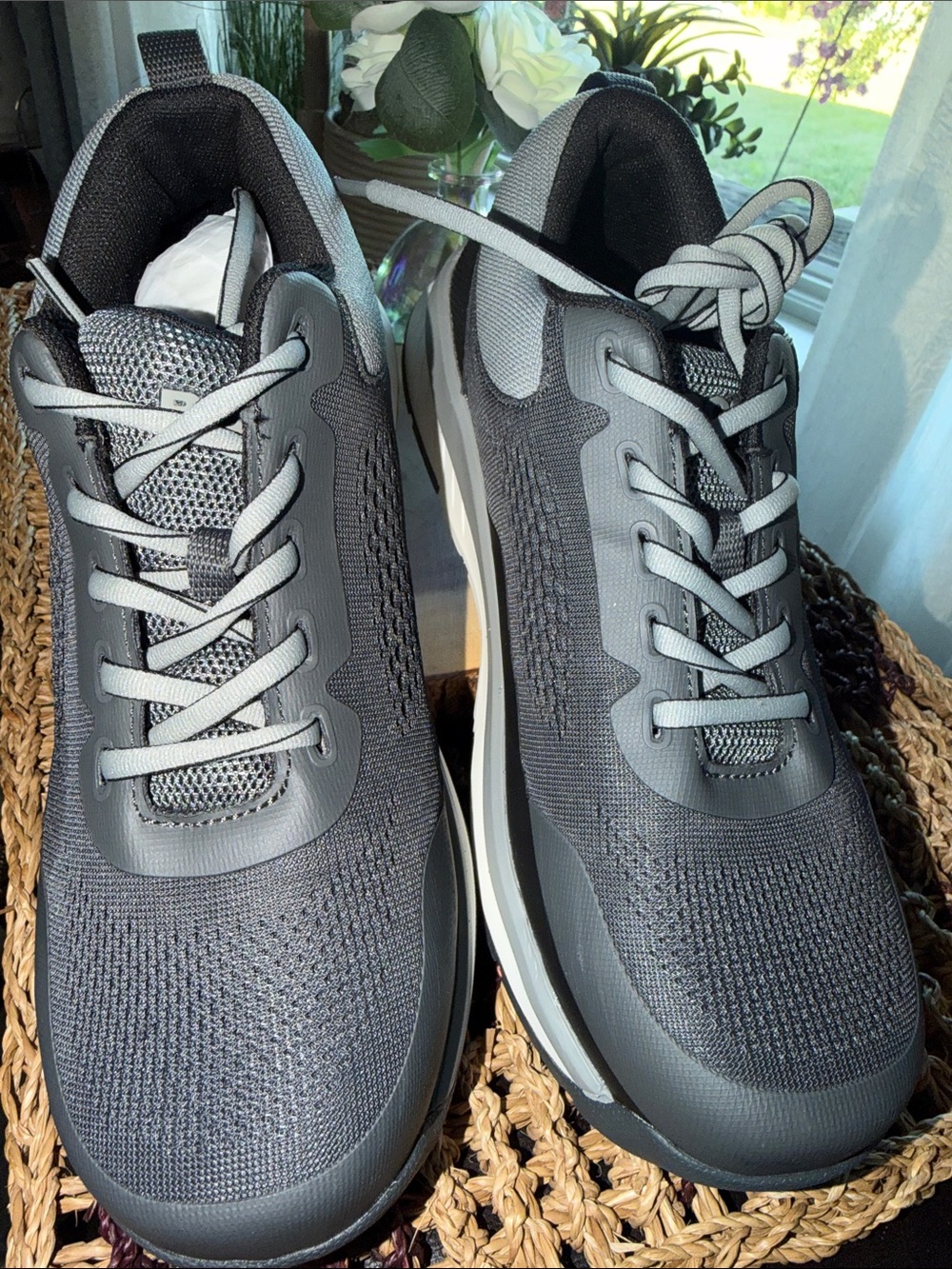BOGS Sandstone Knit Low Composite Toe Work Shoes Women’s 9 Gray NIB